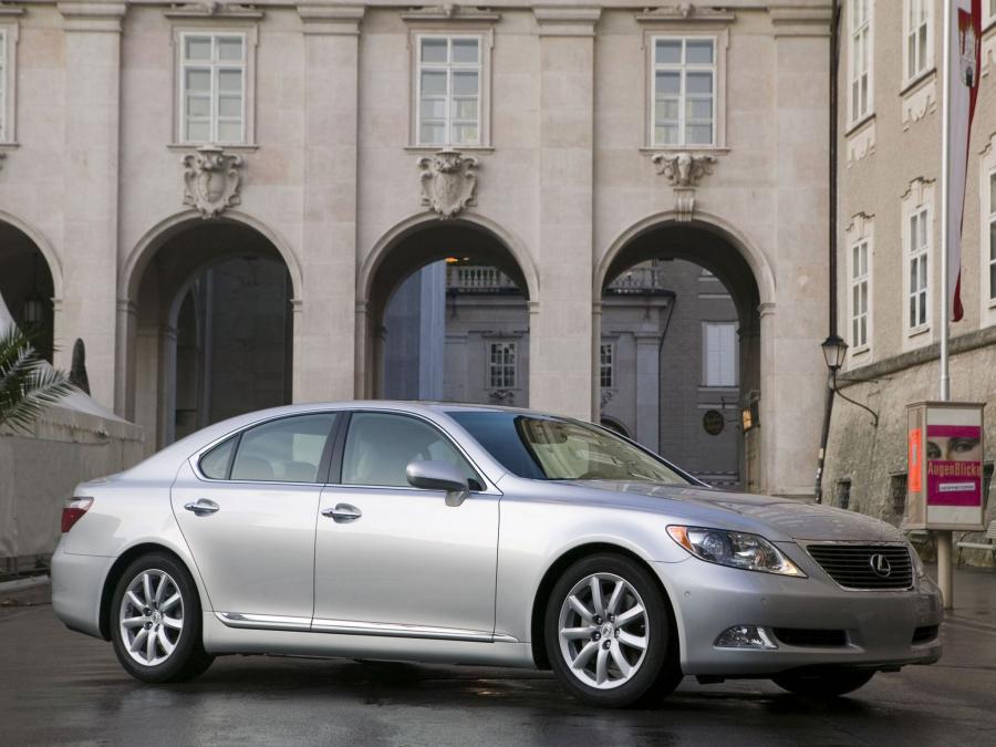  Lexus LS460 2006 года  (фото 5 из 200)